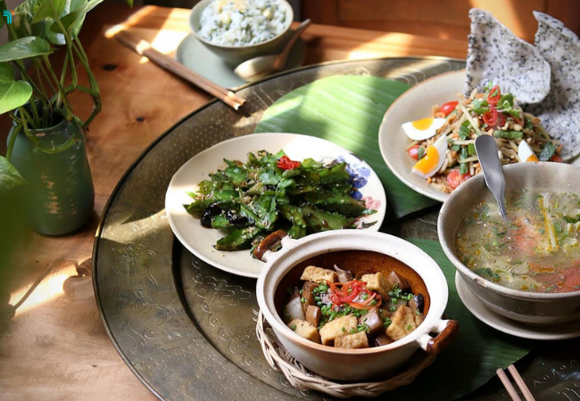 Bữa cơm đà vị quê nhà tại Bếp Nhà Chạn