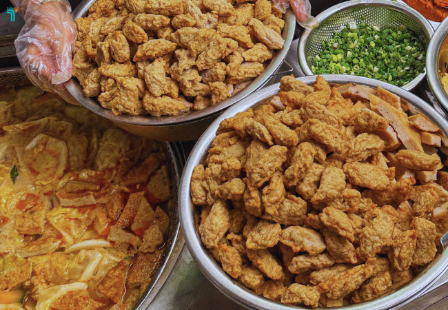Phần chả cá là linh hồn của tô bún