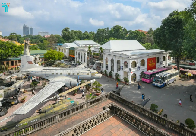 Góc nhìn từ cột cờ Hà Nội 