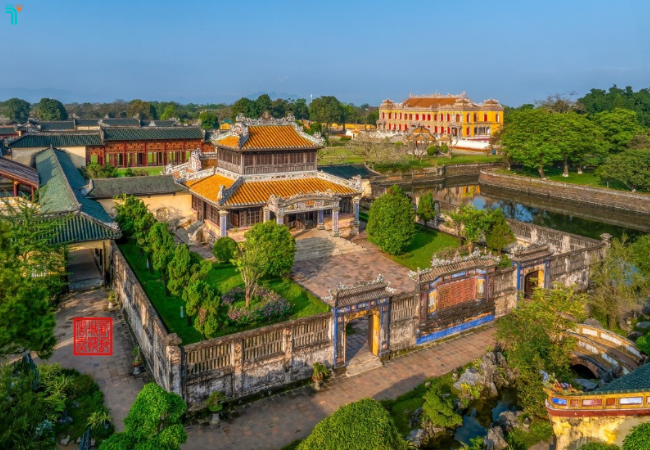 Thái Bình Lâu là nơi nghỉ ngơi, vãn cảnh và đọc sách của Nhà vua