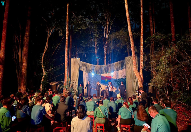 Tour đêm Địa đạo Củ Chi là hành trình hiếm có để khám phá di tích lịch sử giữa màn đêm, đầy kịch tính và xúc động.