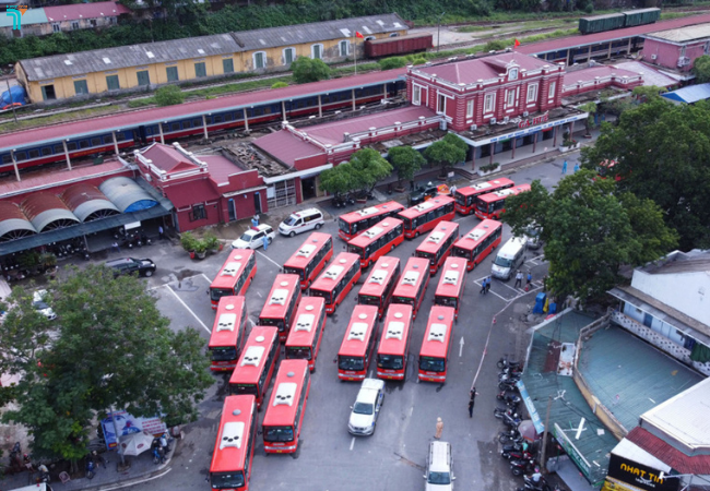 Toàn cảnh nhà ga giữa phố Huế thơ mộng