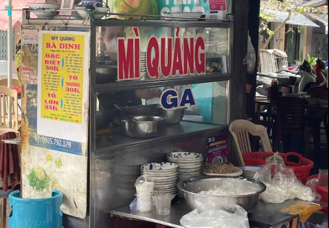 Quán nhỏ nhưng lúc nào cũng tấp nập khách ghé ăn
