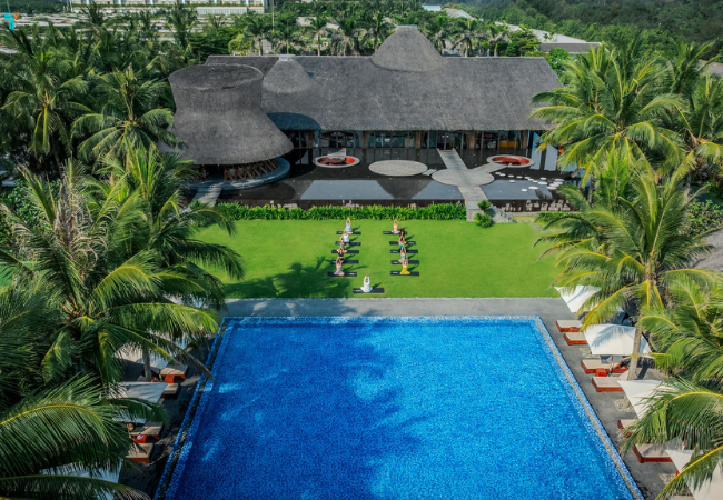 Naman Retreat khơi mở một không gian an toàn, giải phóng tâm trí và tinh thần thông qua âm thanh, mùi hương của thiên nhiên