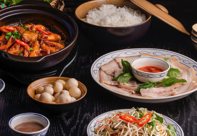 Đa dạng món ăn mang hương vị quê nhà tại Ngon Thị Hoa