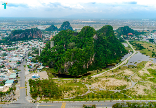 Trong các ngọn núi tại Ngũ Hành Sơn Đà Nẵng thì Thủy Sơn là ngọn núi lớn nhất và đẹp nhất 