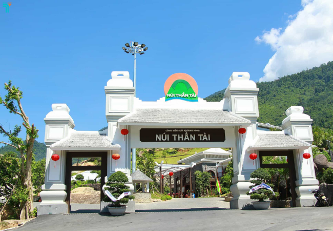 Núi Thần Tài trực thuộc khu bảo tồn thiên nhiên Bà Nà Núi Chúa