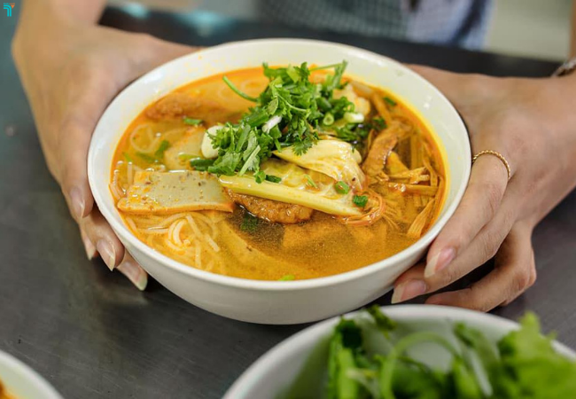 Tô bún chả cá Bà Lữ ngon tròn vị