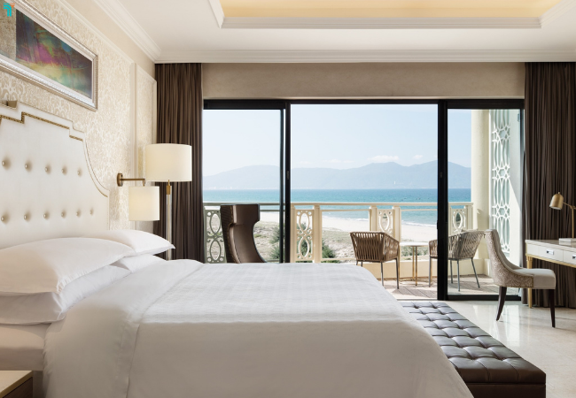 Tất cả 258 phòng nghỉ và suite tại Sheraton Đà Nẵng đều có ban công riêng nhìn ra khung cảnh của biển