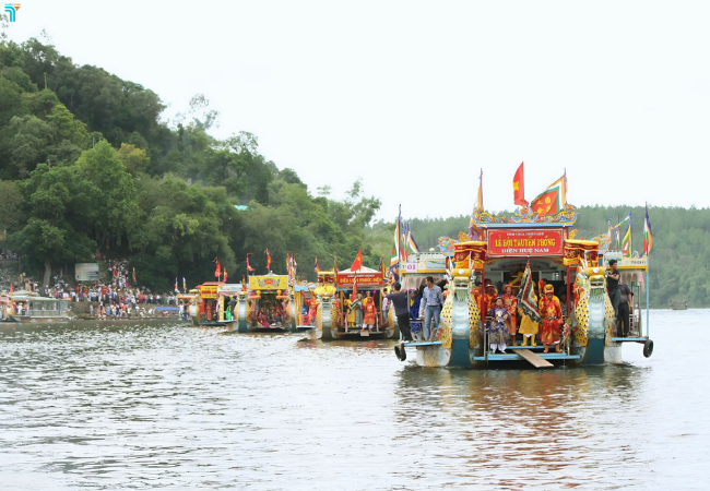 Lễ hội Điện Hòn Chén