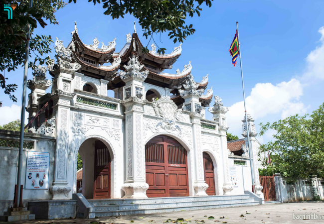 Cổng Đền thờ Cao Lỗ Vương