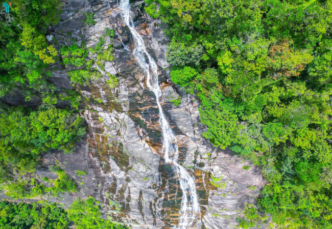 Thác Đỗ Quyên - điểm dừng chân ưa thích của team trekking