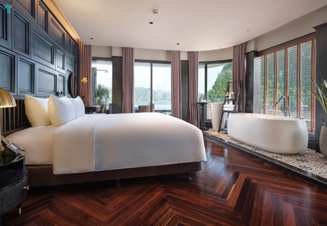 Elite of the Seas với hệ thống 32 cabin cao cấp, tất cả đều có ban công riêng hướng biển