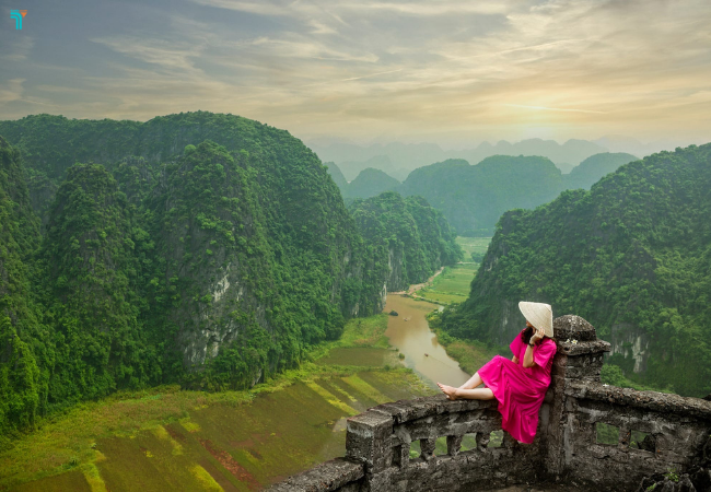 Hòa mình vào kỳ quan Hang Múa Ninh Bình, bạn sẽ được trải nghiệm một "thiên đường ẩn" giữa lòng đời thường