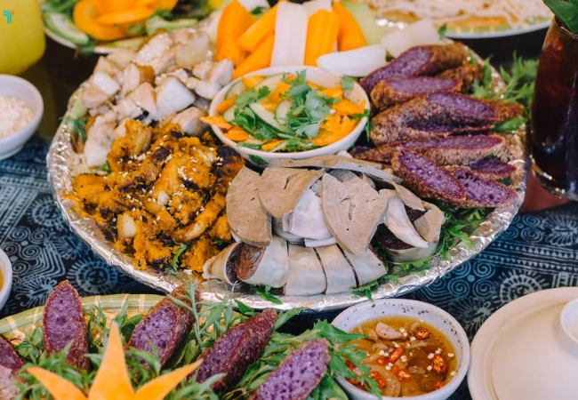  Tại bản Lao Chải Tà Van có vô số những món đặc sản nhằm kích thích sự thèm ăn của bạn.