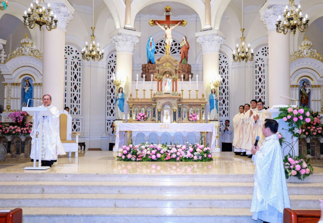 Một buổi lễ tạ ơn tại Giáo xứ Tân Định 