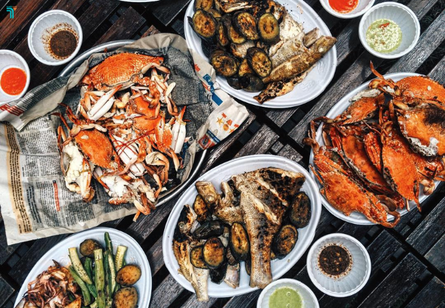 Tại đảo Điệp Sơn hải sản tươi sống, thơm ngon, được chế biến từ chính tay những người dân vùng biển