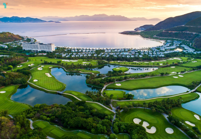 Hệ thống nghỉ dưỡng và sân golf view biển tại Vinpearl Nha Trang